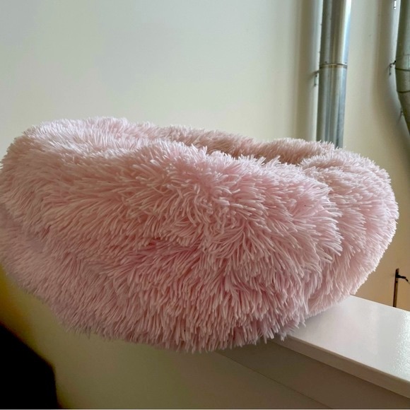 Pupnaps Luxe Calming Bed Small Pink Anti Anxiety Dog Cat Pet Deluxe Donut Fluffy - Picture 3 of 13